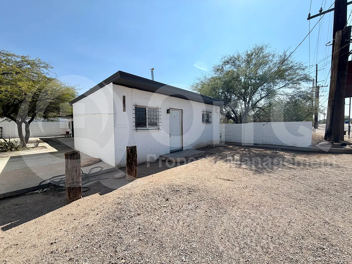 1 bed, 1.0 bath, 425 sqft, $600 — Photo 2