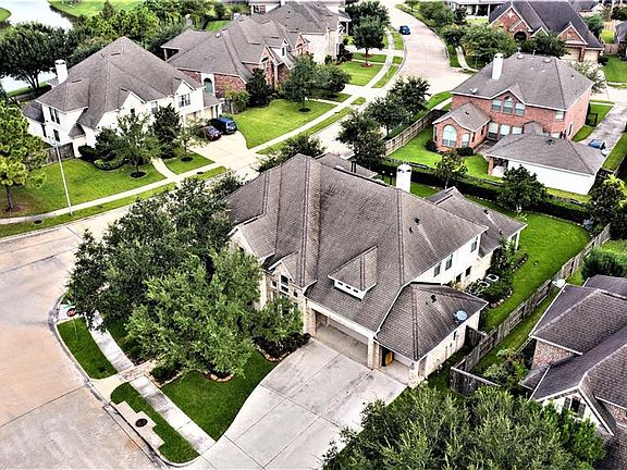 2nd image of 11911 Shady Sands Pl