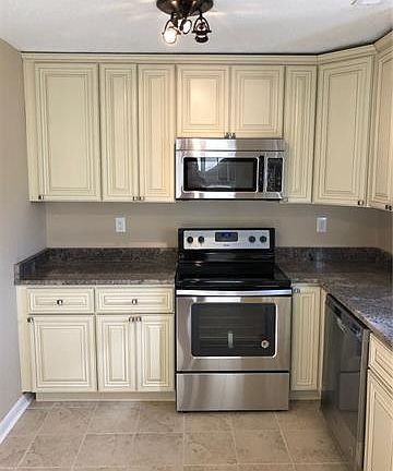 4th image of 2112 Rocky Point Pkwy