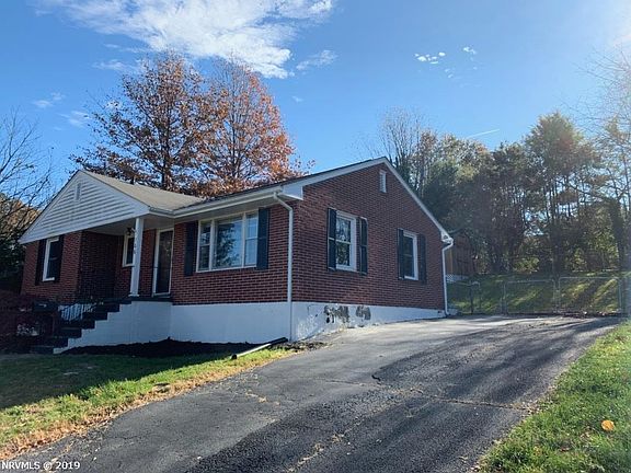 4th image of 106 Pershing Ave