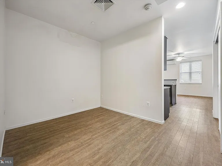 1015-1021 W Lancaster Ave #210-212 — Photo 22