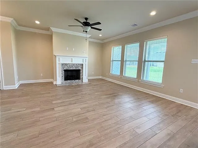 204 Cypress Bnd — Photo 4