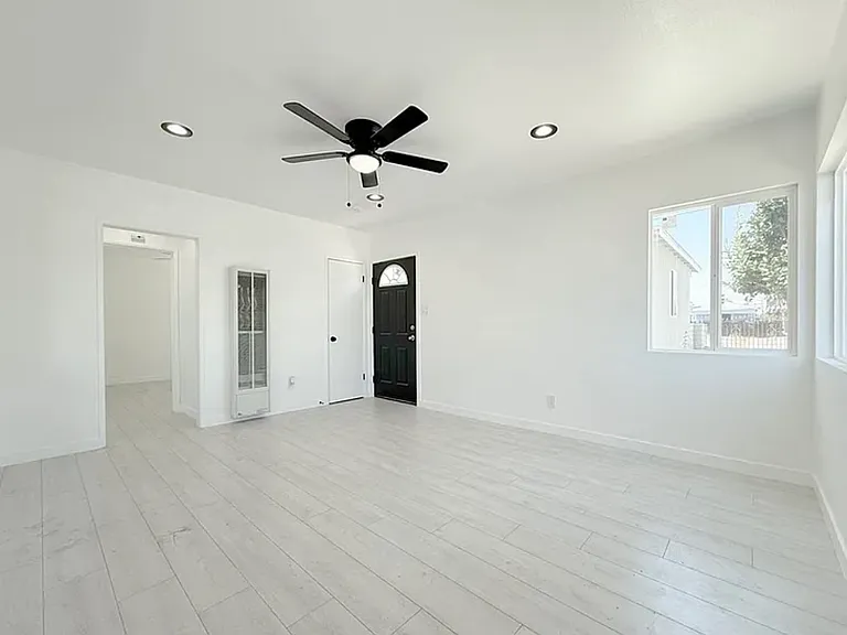 520 N Wilmington Ave #1 — Photo 8
