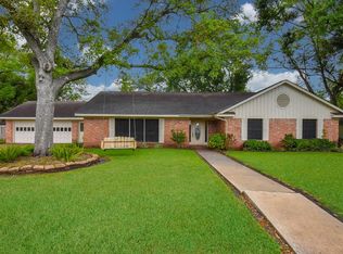 1002 Center St, El Campo, TX 77437