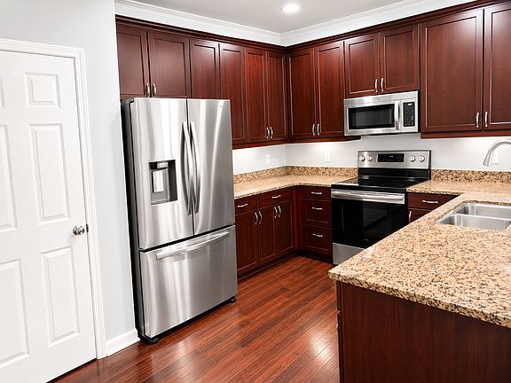 3rd image of 110 Spring Lakes Dr