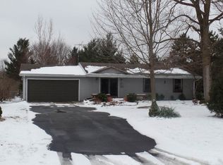 5955 Broad St, Roscoe, IL 61073