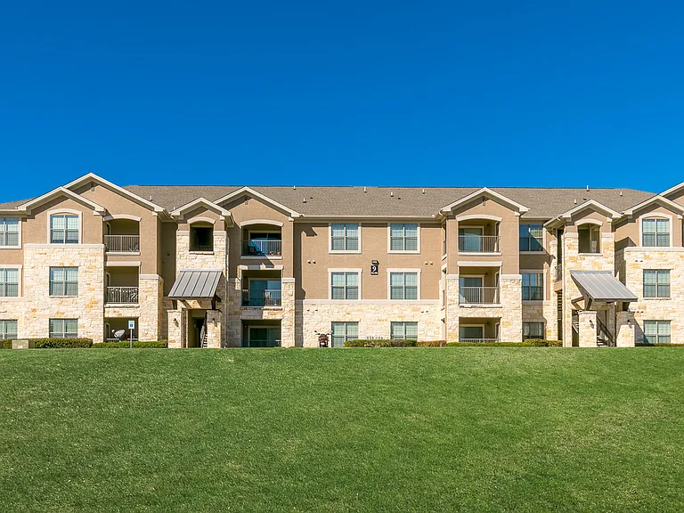 Dry Creek Ranch Apartments — Photo 4