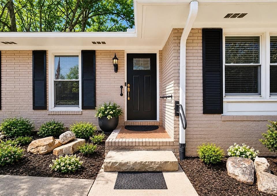 1st image of 3024 Sumac Dr