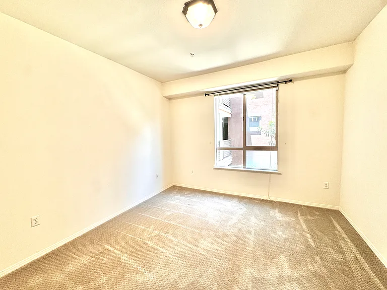 100 S Alameda St #261 — Photo 10