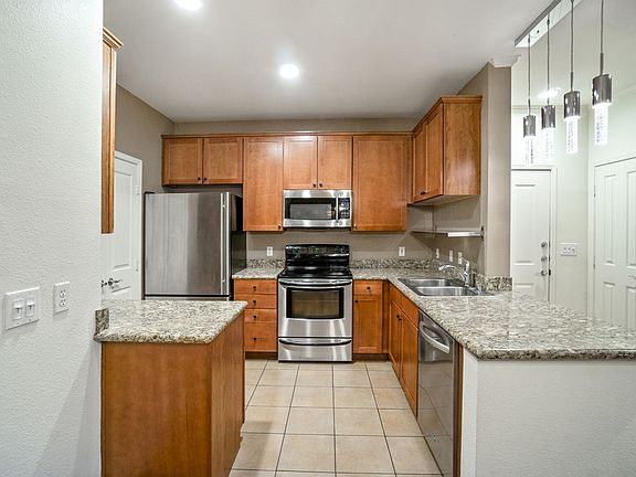 5th image of 22681 Oak Grv #112