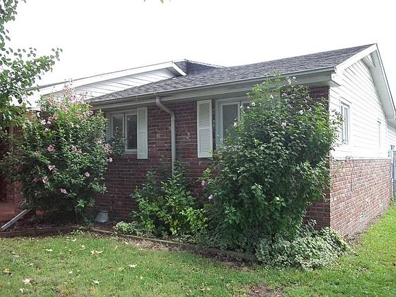 4th image of 704 N Hughes St