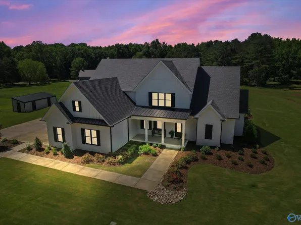 1105 Wauchula Pvt Dr, Athens, AL 35611