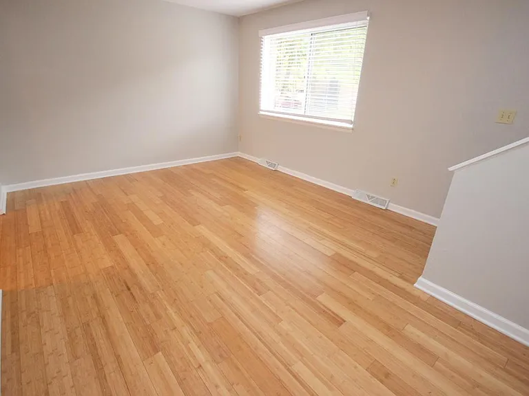 Living Room 2/3BR