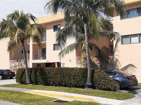 4th image of 3531 NE 170th St APT 307