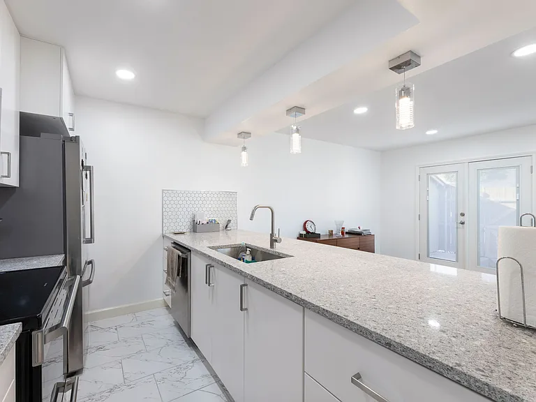 7155 Fair Oaks Ave #22 — Photo 8