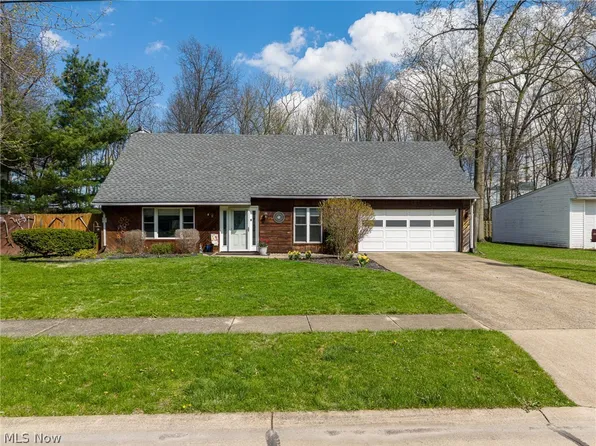 547 Cove Beach Ave, Sheffield Lake, OH 44054