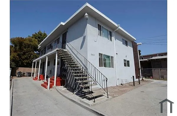 Building Photo - 2623 79th Ave #1