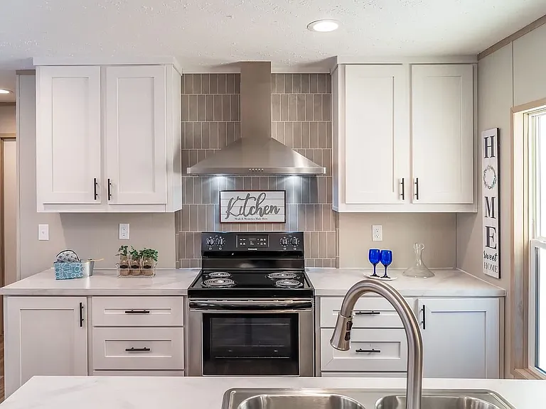 213 Sulgrave Ave — Photo 11