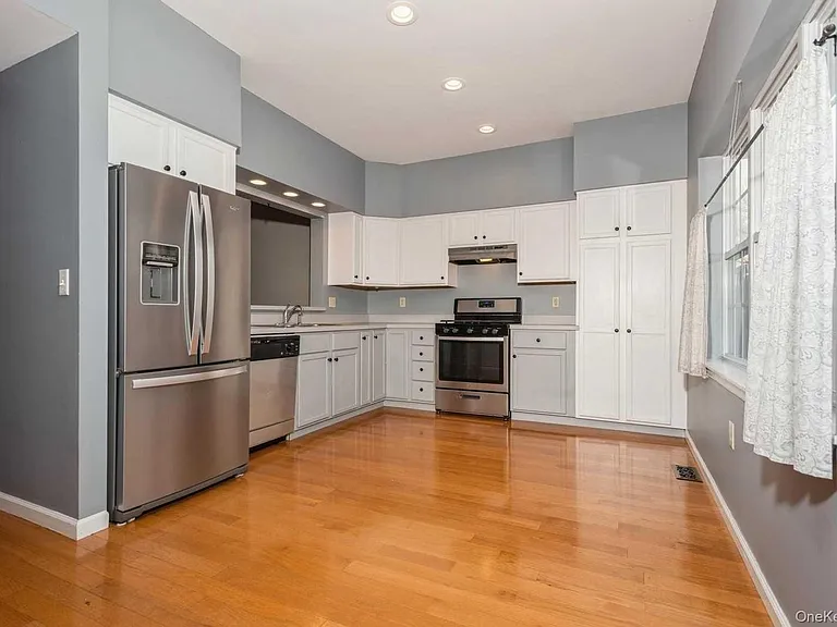 52 Schenck Ave — Photo 15