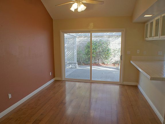4th image of 23958 Oakland Ct