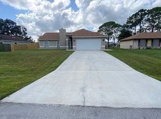674 Lynbrook St NW, Palm Bay, FL 32907