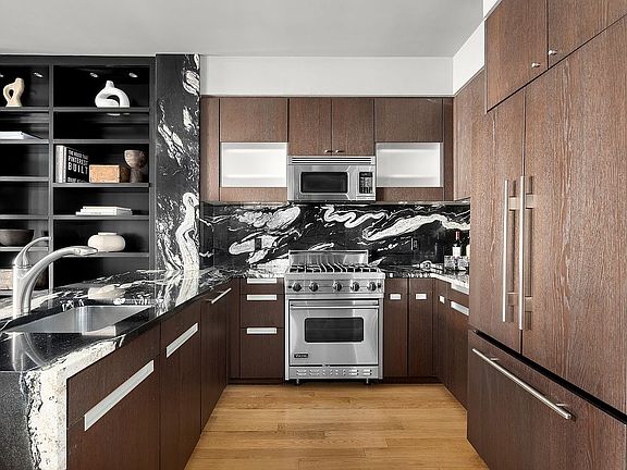 4th image of 454 W 54th St APT 5D
