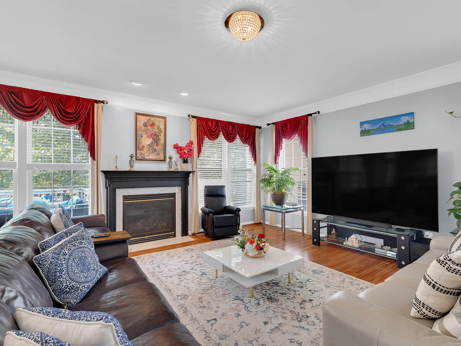 4 bed, 2898 sqft, $4,700 — Photo 3