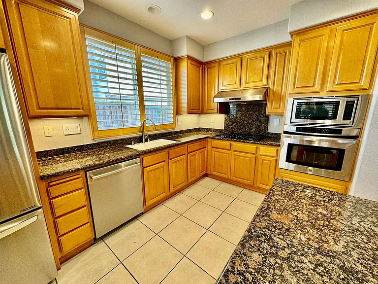 12 Amberwood Cir — Photo 9