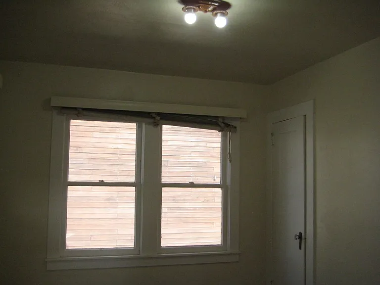 315 S School St — Photo 5
