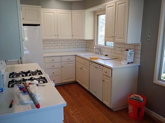 5th image of 3708 Fernwood St