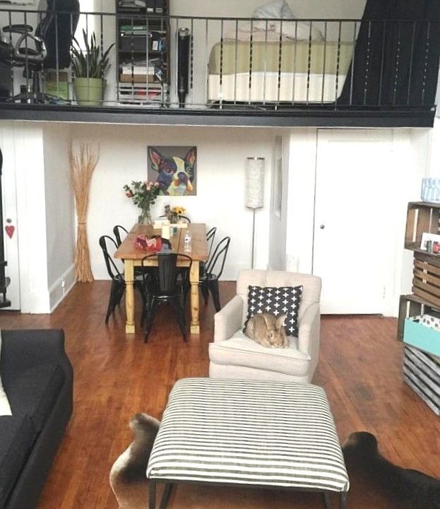 1st image of 624 Hall St Floor 2