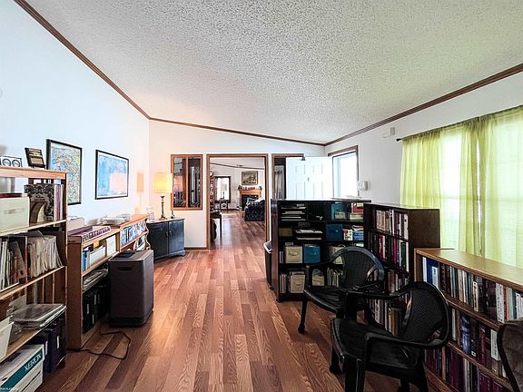 5th image of 43510 Colonial Dr