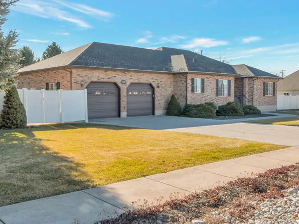 290 E 450 S, Hyde Park, UT 84318