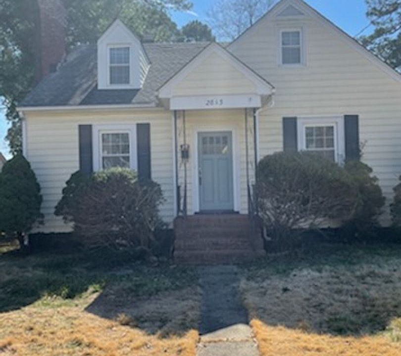 1st image of 2813 Kenwood Ave