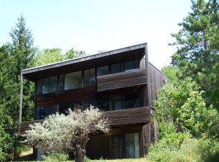 1906 W Davison Lake Rd, Oxford, MI 48371