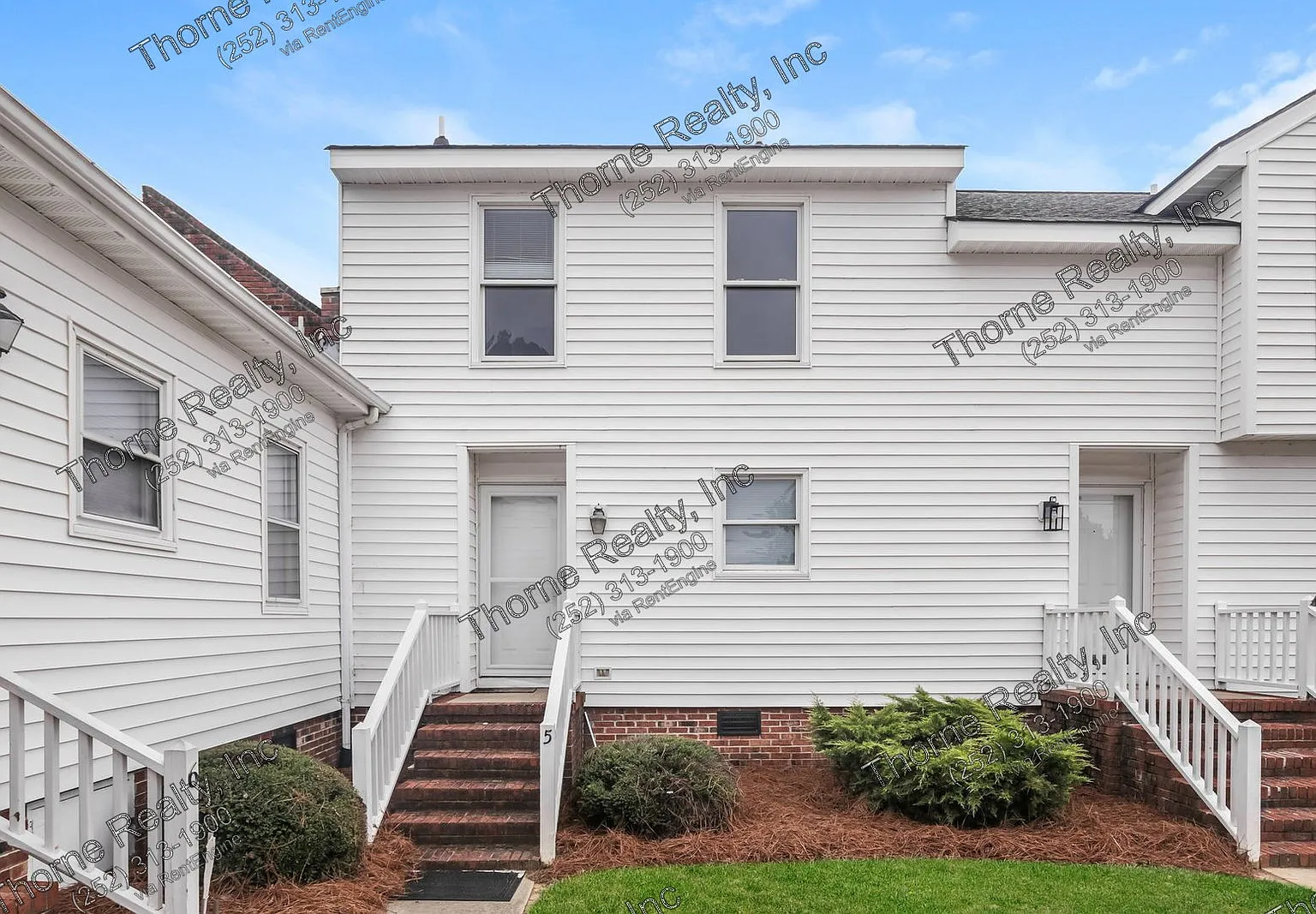 3 bed, 2.0 bath, 1329 sqft, $1,295 — Photo 1