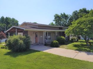 1355 Madison Ln, Florissant, MO