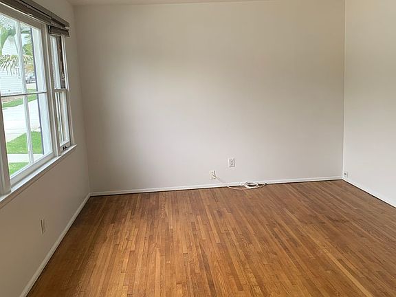 5th image of 315 Walnut Dr #0