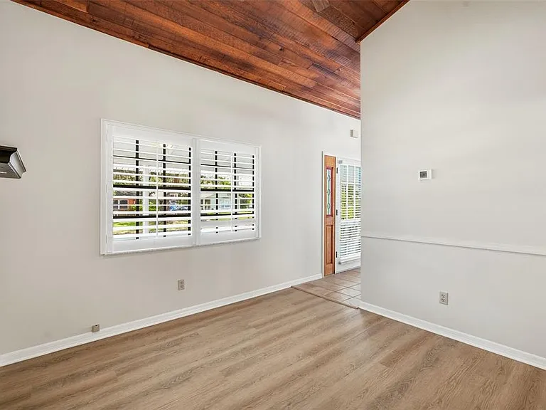 345 Bailey St — Photo 11