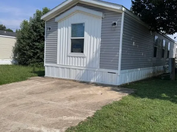 1855 S Wilson Rd, Radcliff, KY 40160