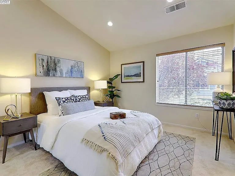 5710 Caprice Cmn — Photo 26