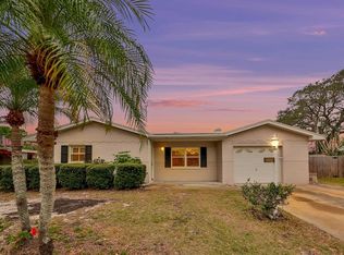 9328 Temple Ave, Seminole, FL 33772