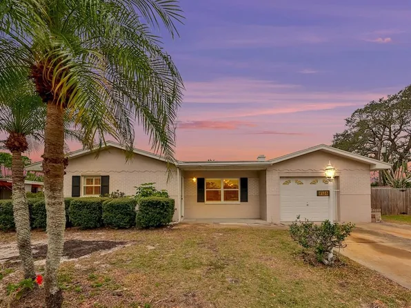 9328 Temple Ave, Seminole, FL 33772