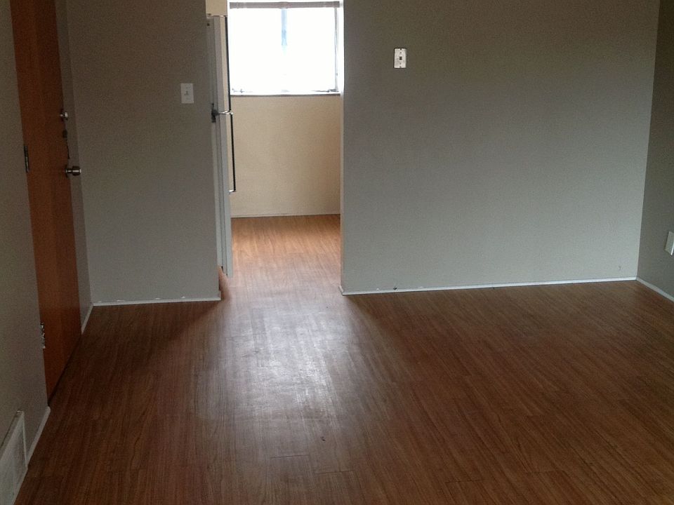 2nd image of 19045 Hilliard Blvd APT 3