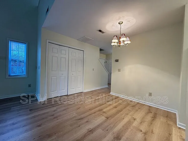 5147 Lampost Cir — Photo 7
