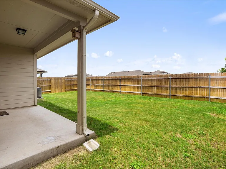 610 Roaring Fork Ln — Photo 32