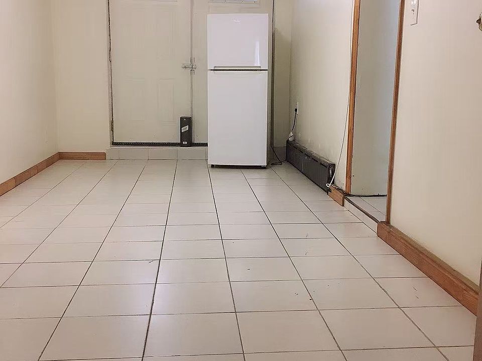 1st image of 16017 65th Ave #1
