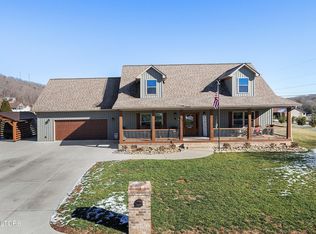 704 Mountain Grove Ln, Seymour, TN 37865