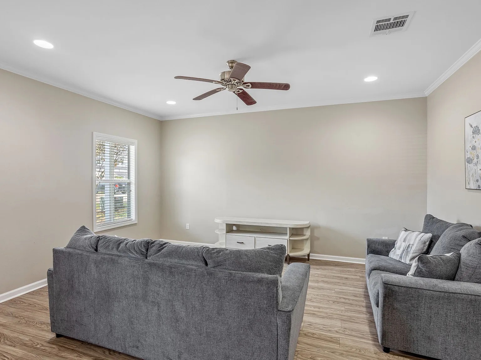2 bed, $1,350 — Photo 2