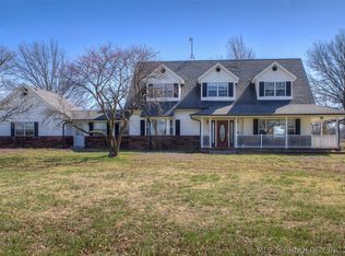 11002 E 440th Rd, Claremore, OK 74017